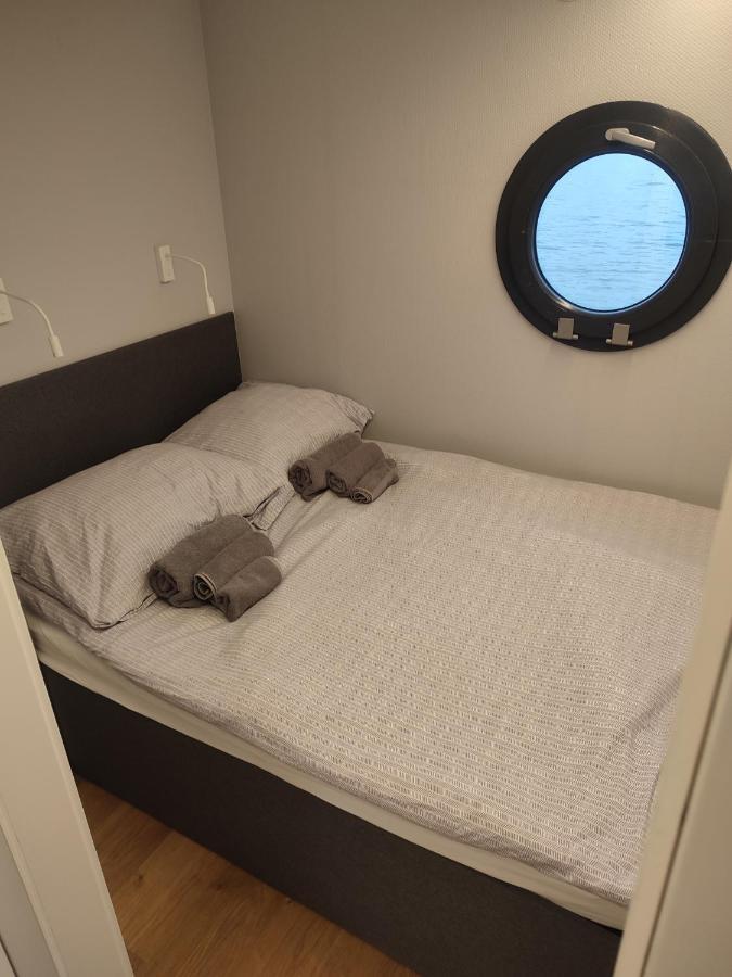 Houseboat- Dom Na Wodzie Z Sauna I Mozliwoscia Plywania Iława Eksteriør bilde